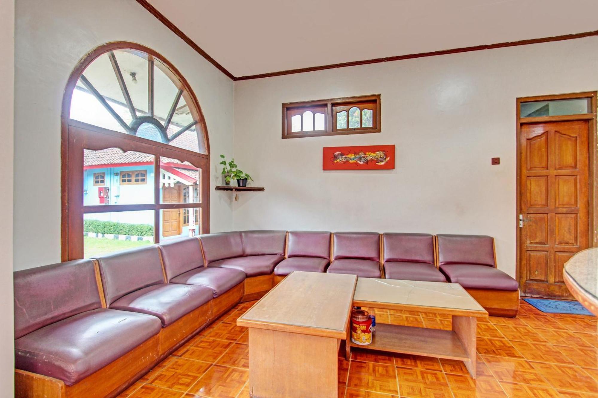 Hotel OYO 91644 Loka Hause Salatiga Exterior foto