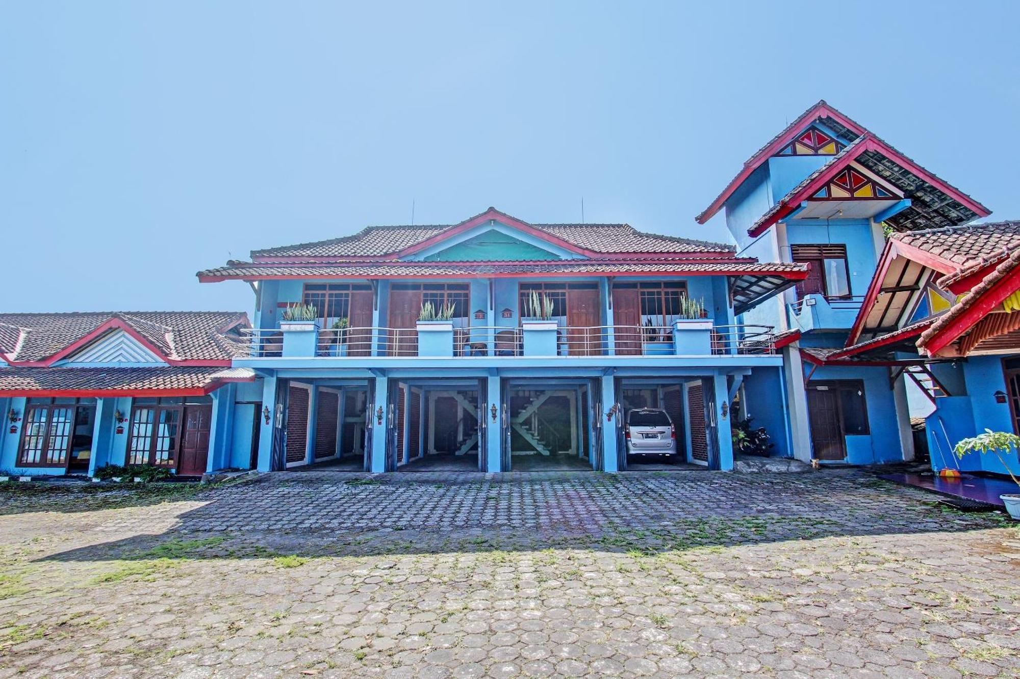 Hotel OYO 91644 Loka Hause Salatiga Exterior foto