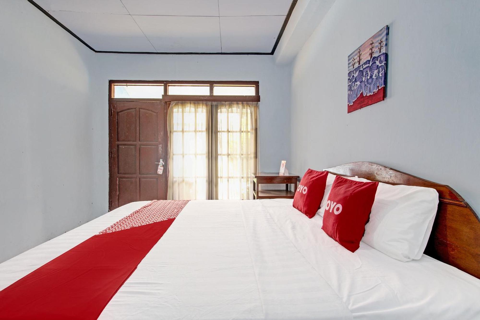 Hotel OYO 91644 Loka Hause Salatiga Exterior foto