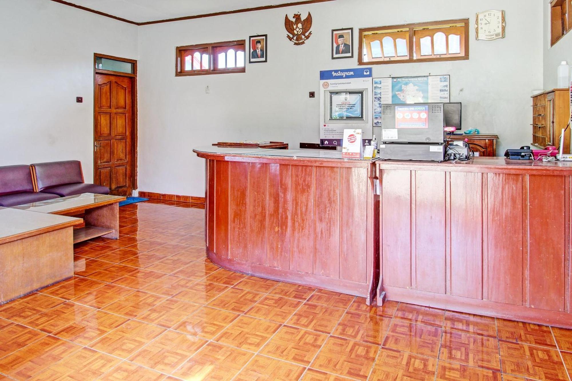 Hotel OYO 91644 Loka Hause Salatiga Exterior foto