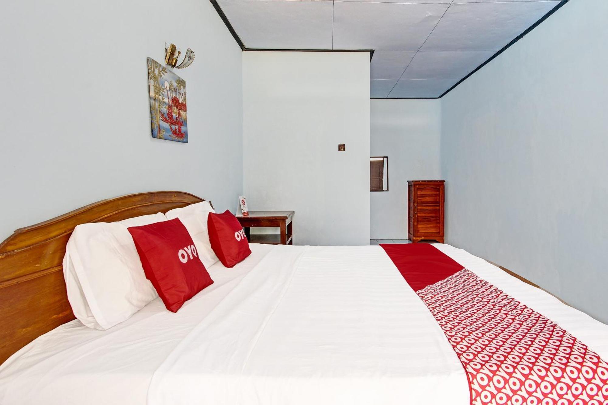 Hotel OYO 91644 Loka Hause Salatiga Exterior foto